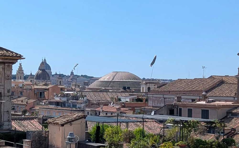 Vista panoramica sul centro storico con il Pantheon